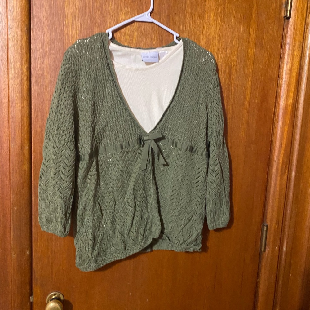 Alfred Dunner Green Cardigan Sweater with V-Neck and Tie Closure- Never worn